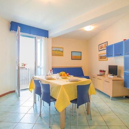 Aparthotel Gioia Каорле Стая снимка